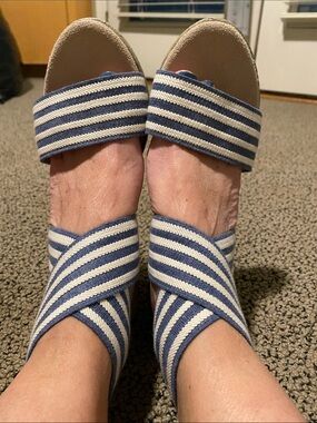 CHARLESTON SHOE CO. Blue and Cream Striped Crisscross Sandals